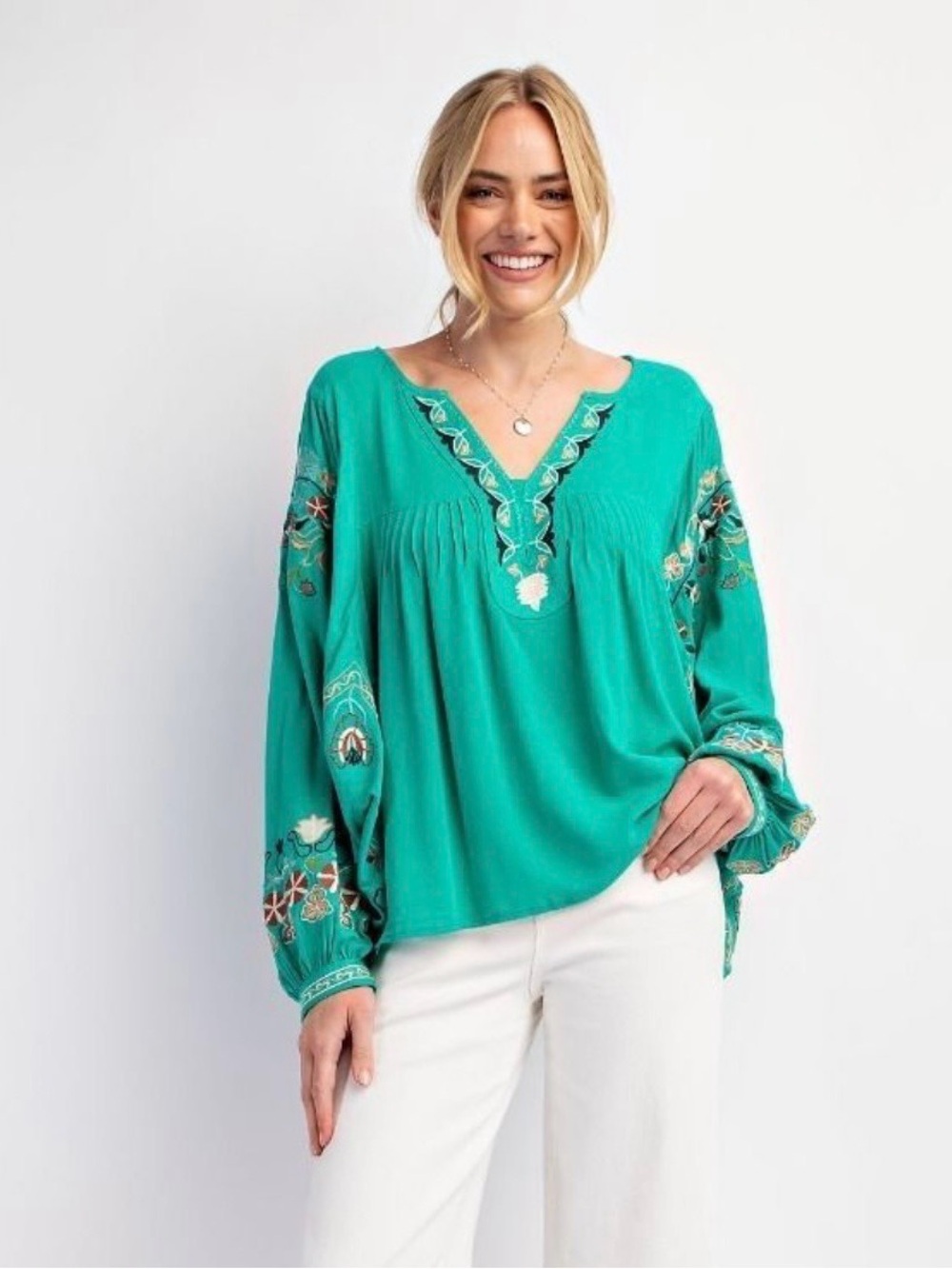New 🚨 last one! easel medium embroidered boho cream top oversize